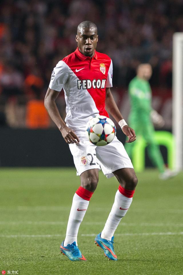 意媒：如果接受降薪，目前年薪600万欧的佩7可能与罗马续约