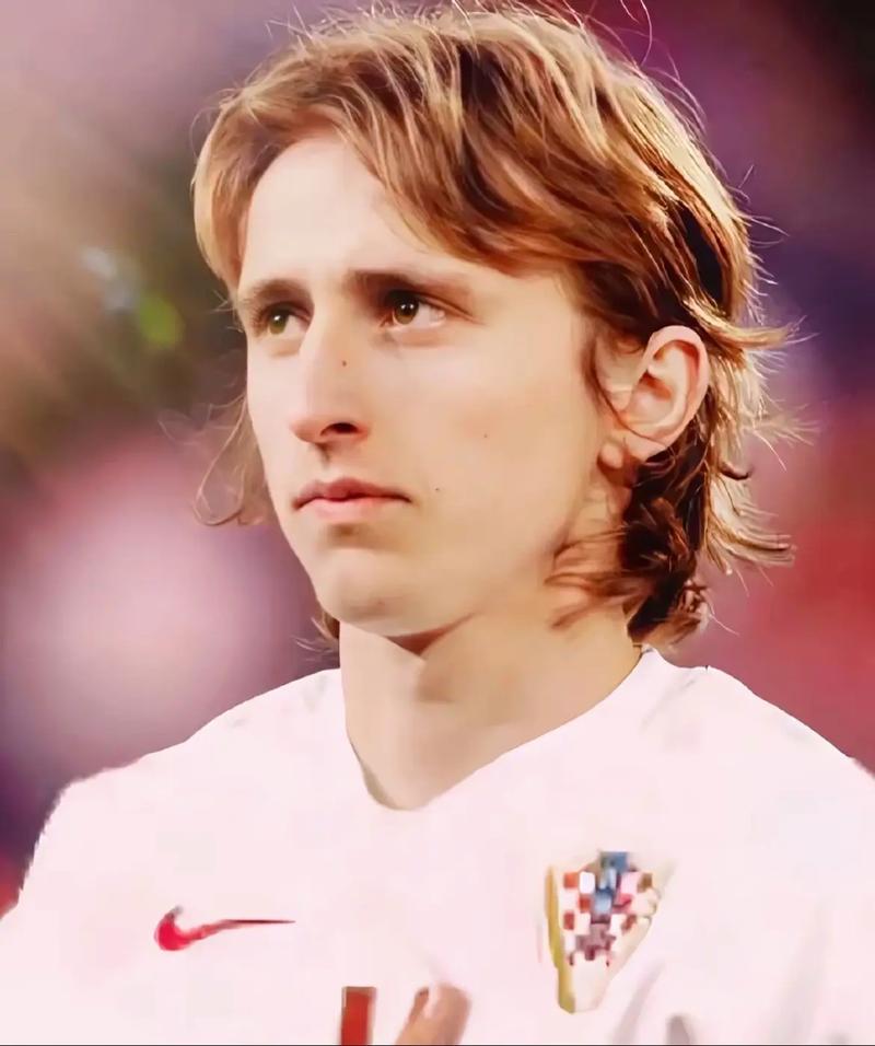 忠诚！每体：拉菲尼亚目前没经纪人，拒绝所有离开巴萨的谈判