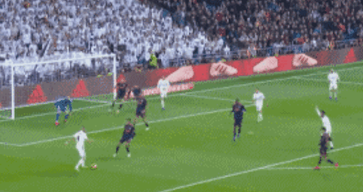 官方：德利赫特力压B费和阿马德，当选曼联11月最佳球员