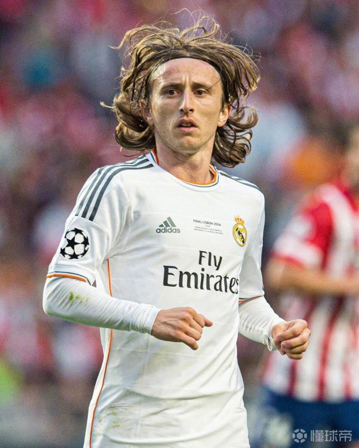 拓媒：杨瀚森面对艰难的对位但从未退缩，这对他算是一种胜利