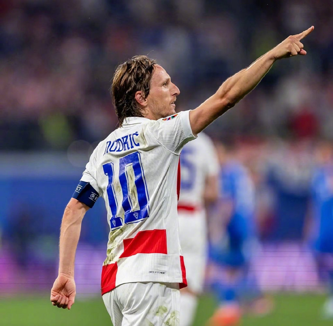 阿莱格里：现在的成绩并不是惊喜；迈尼昂是世界前三门将之一