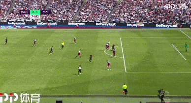 川崎前锋官方：效力10年的40岁韩国前国门郑成龙将自由身离队