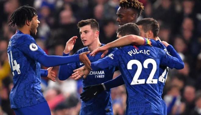 自由人聘请克里斯·德马科担任教练时，曾征求库里对他的评价